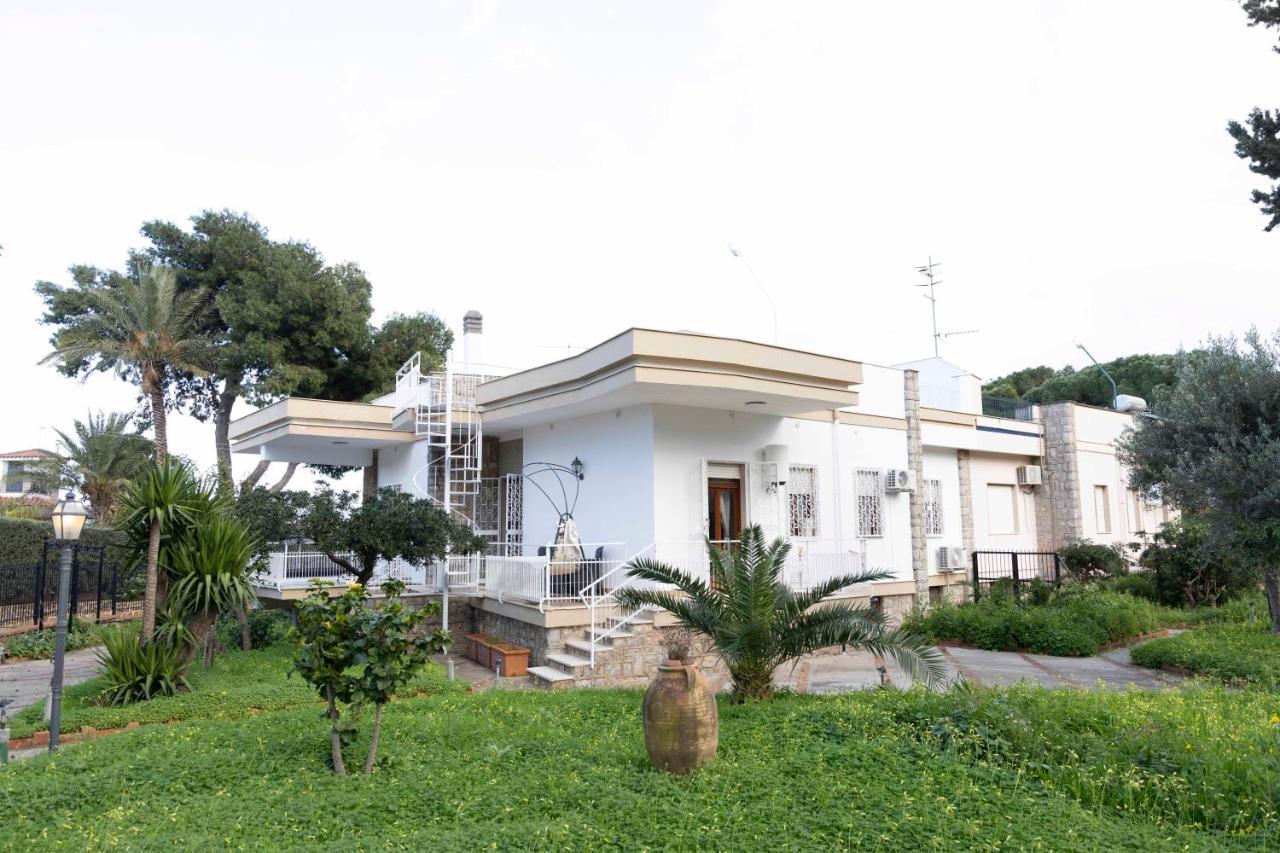 Sicily Wonders, 2 minute walk to the beach - Bed and Breakfast Villagrazia