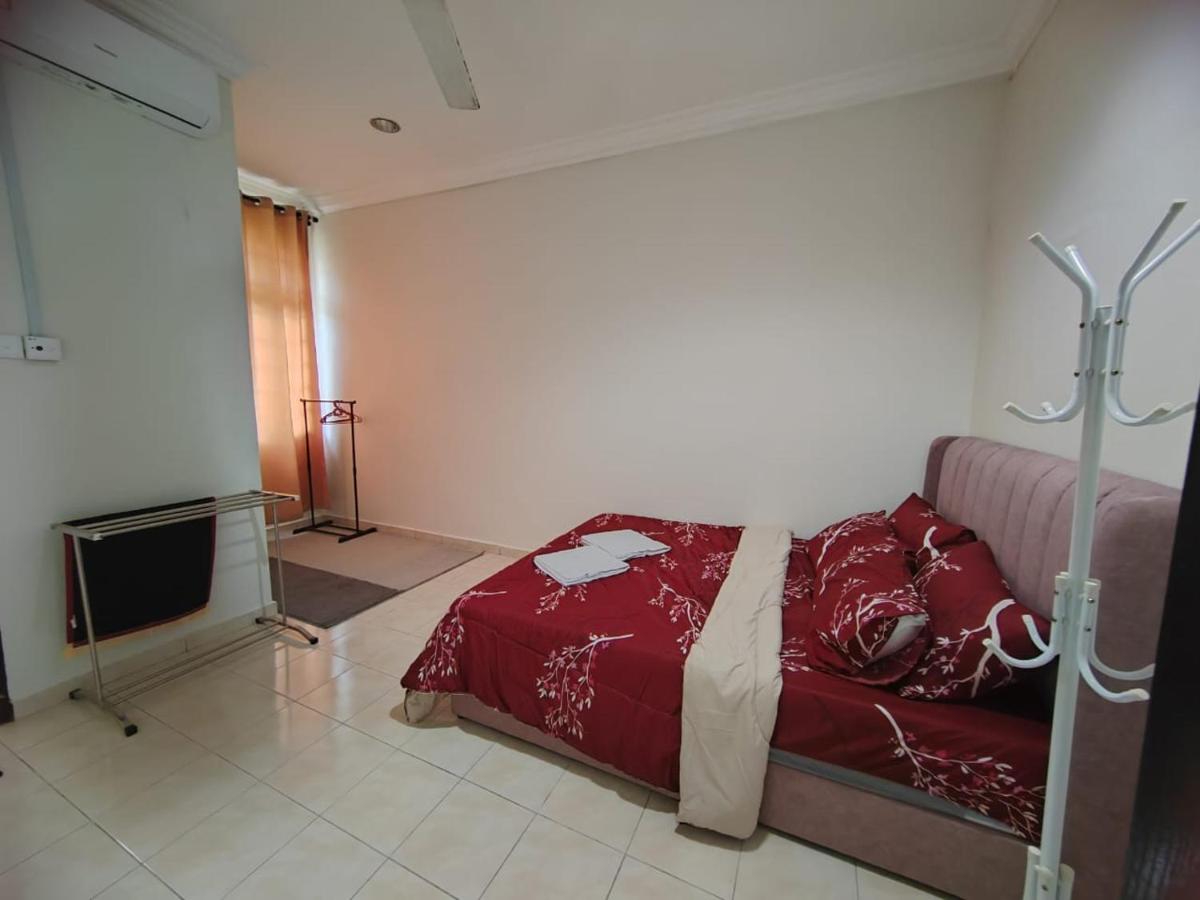 Rossa Homestay, Kok Lanas - B&B