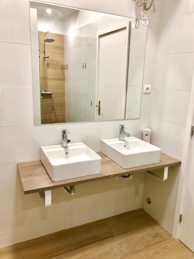 Tweepersoonskamer met Gedeelde Badkamer