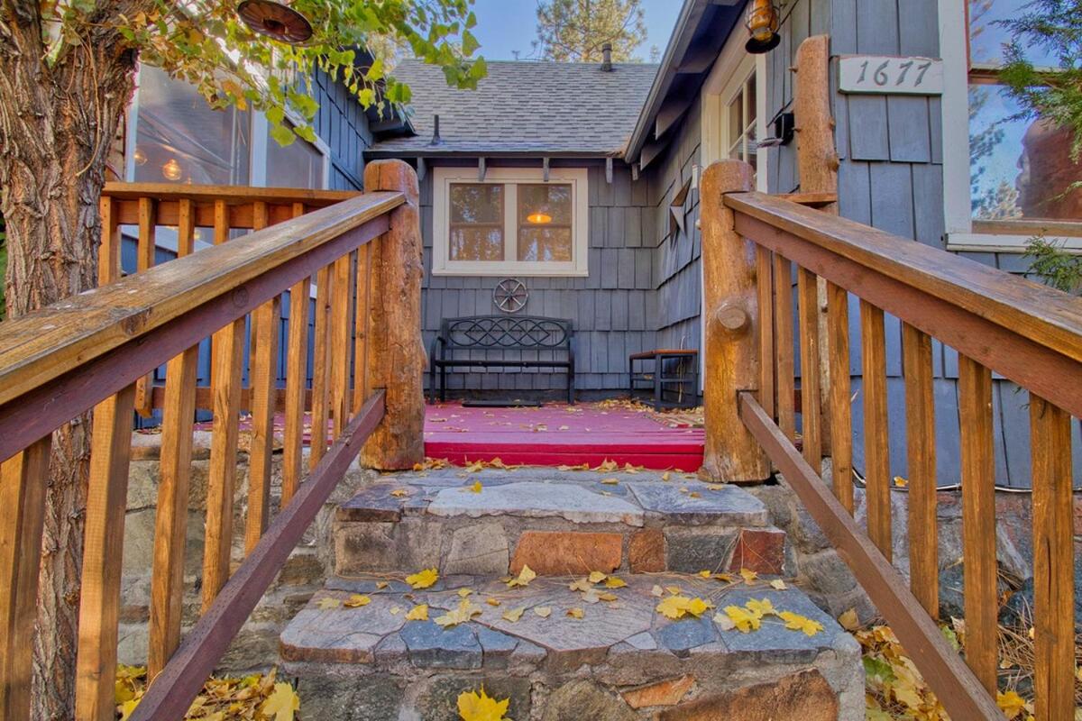 Ray's Dear Cottage - Bed and Breakfast Wrightwood