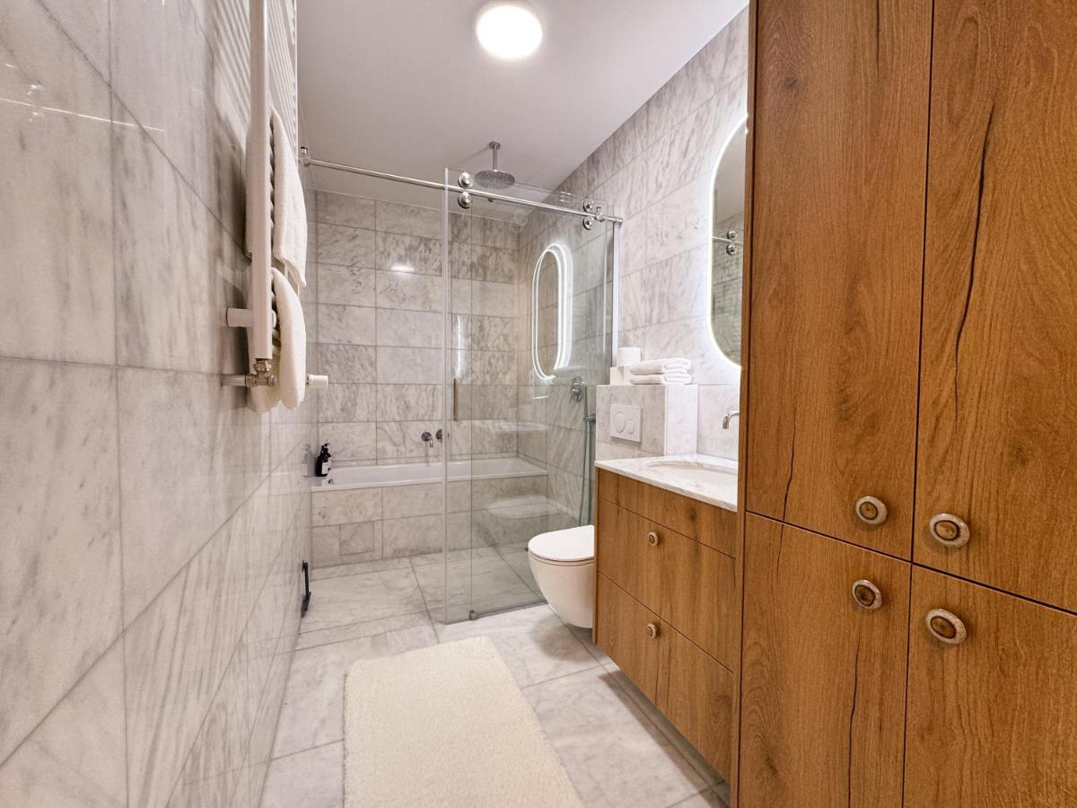 One-Bedroom Premier Apartment