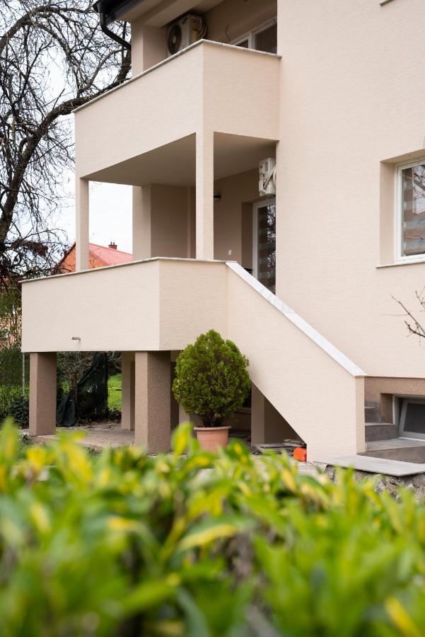 Iris Apartments - Ferienwohnung