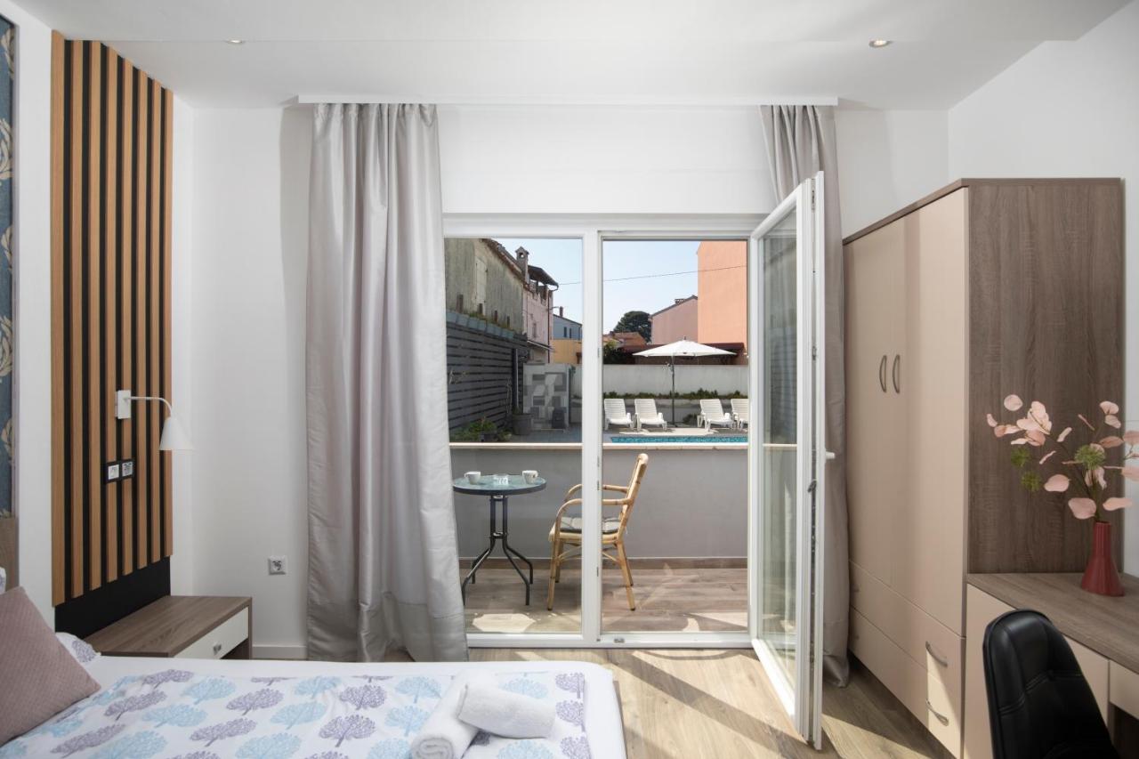 Chambre Double - Vue sur Piscine