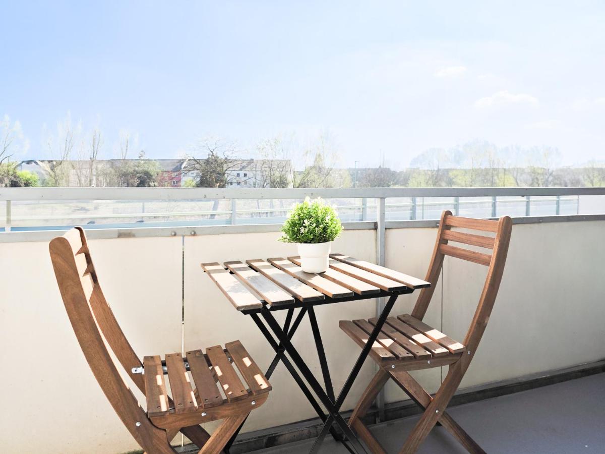 Tolstov Apartments - Monteurwohnung - 3 Schlafzimmer - Küche - Balkon - Waschmaschine - Chambres d'hôtes Duisbourg