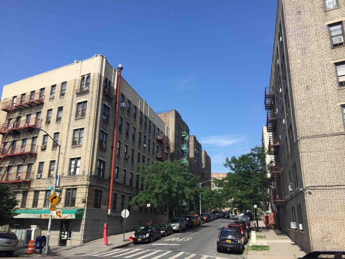 2-Bedroom Apartment in the Bronx and Pet Friendly - Ferienwohnung