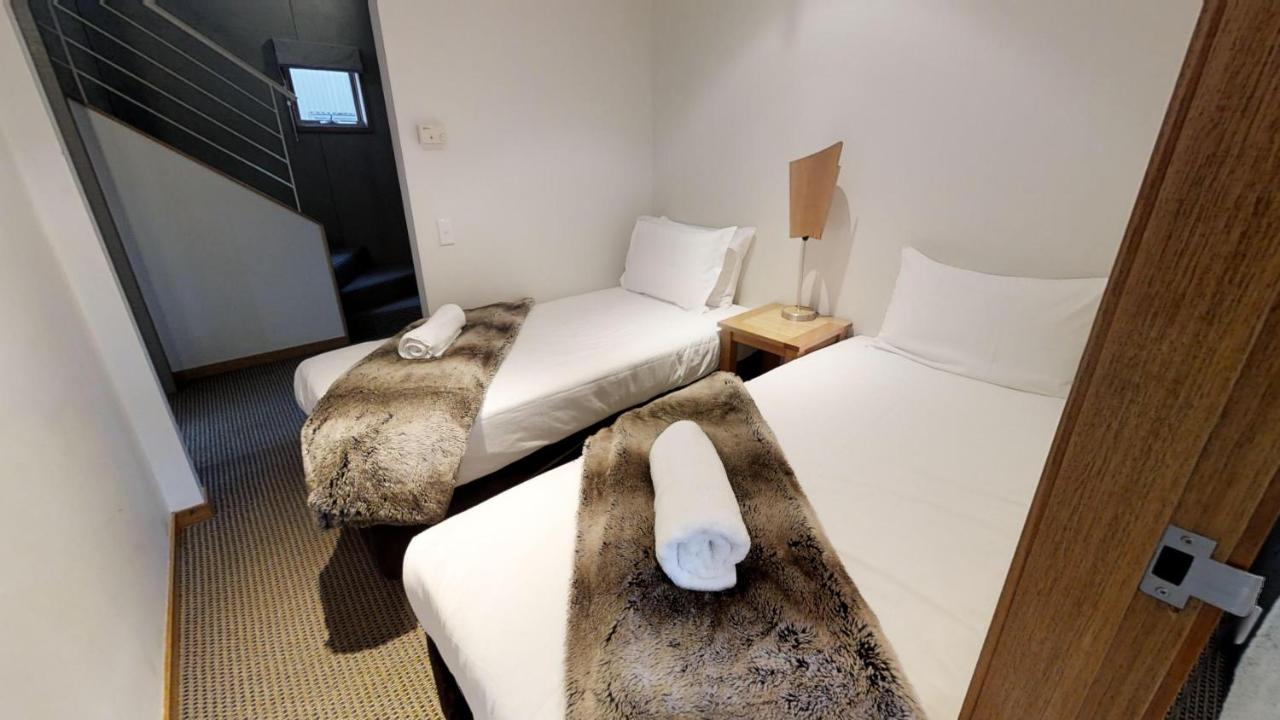 Lodge Chalet (Sleeps 7)