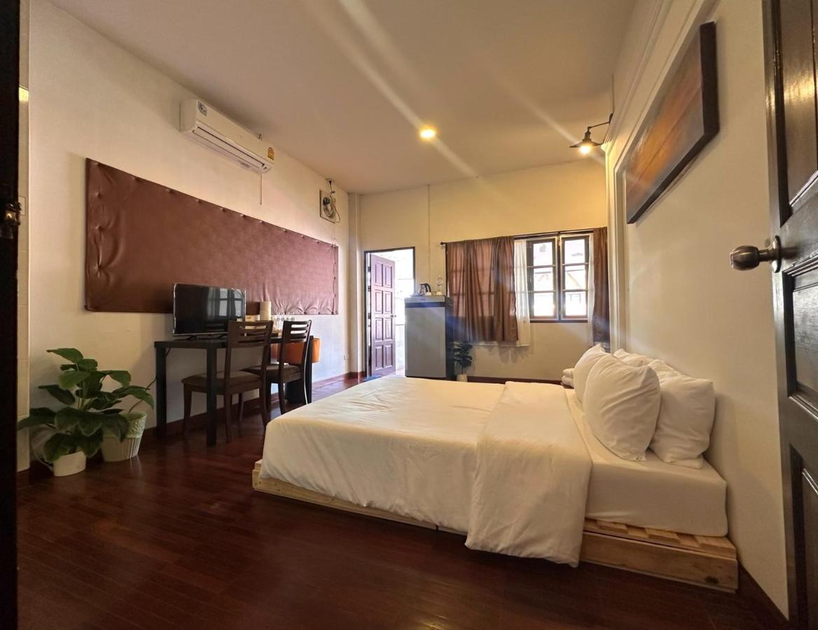 Queen Room with Balcony