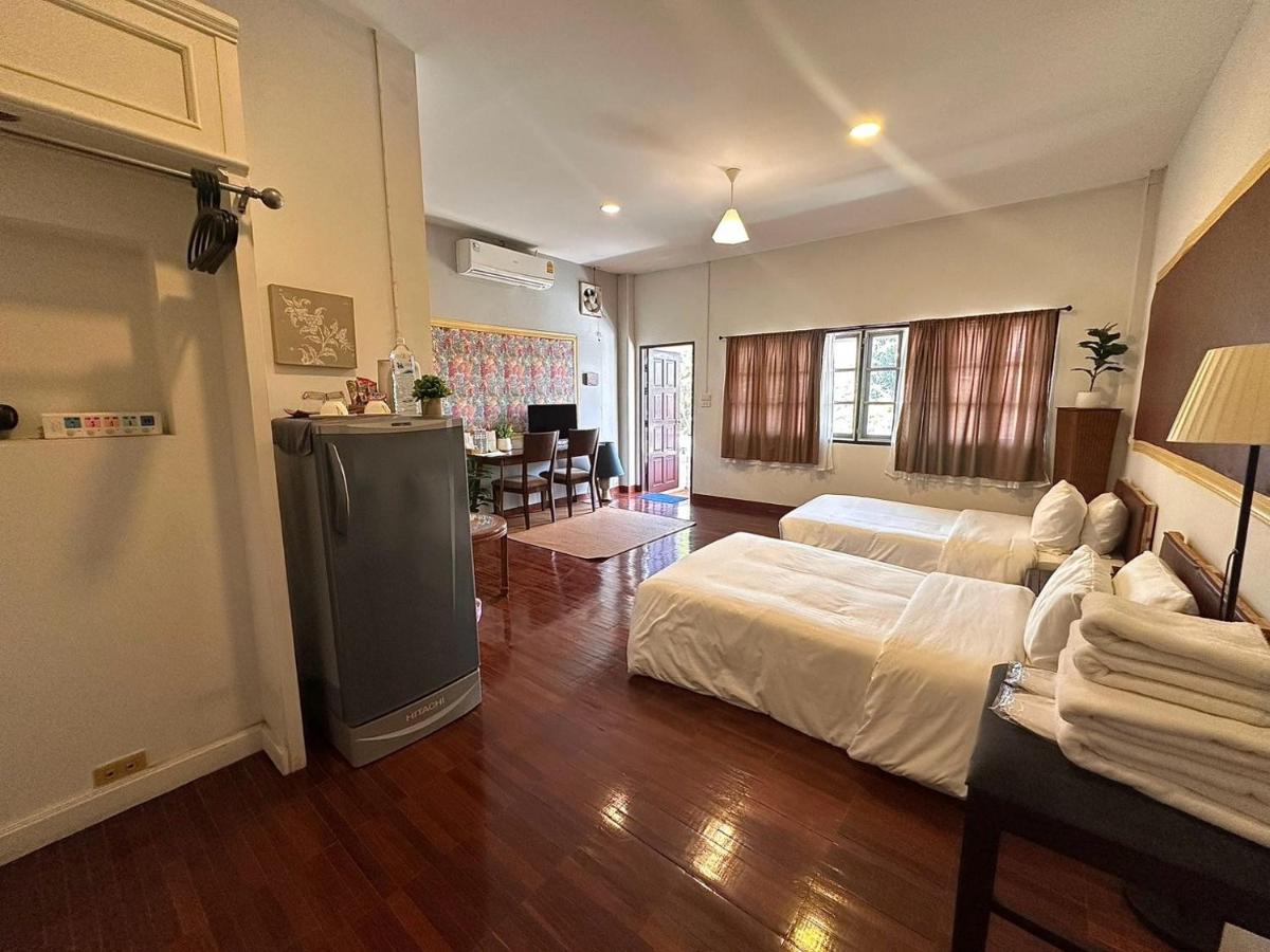 Twin Room with Private Bathroom