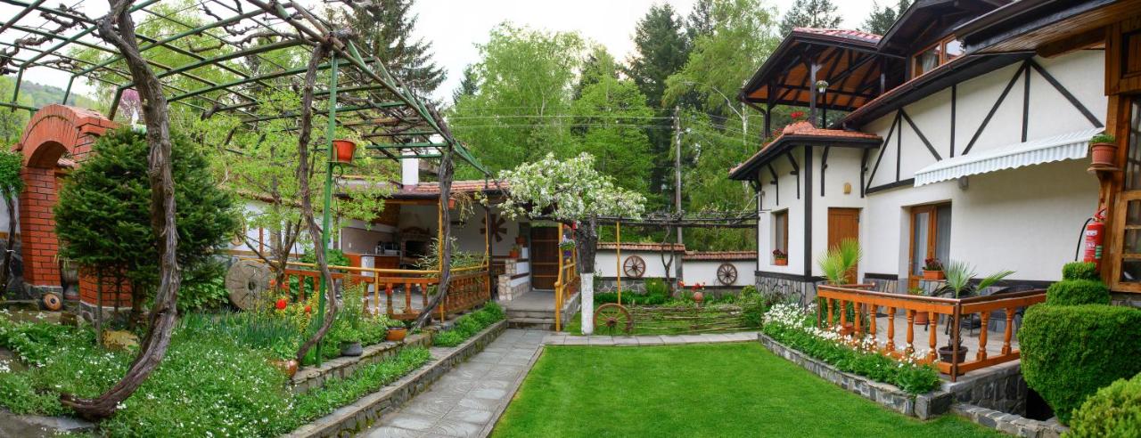 Лазов - B&B