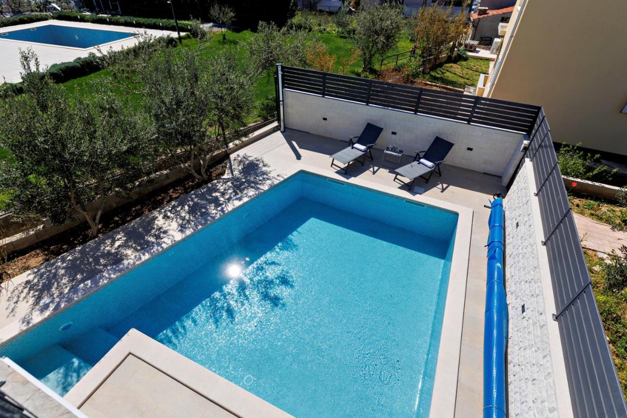 Villa Trapezium - private heated pool & table soccer - Ferienwohnung Kutleše