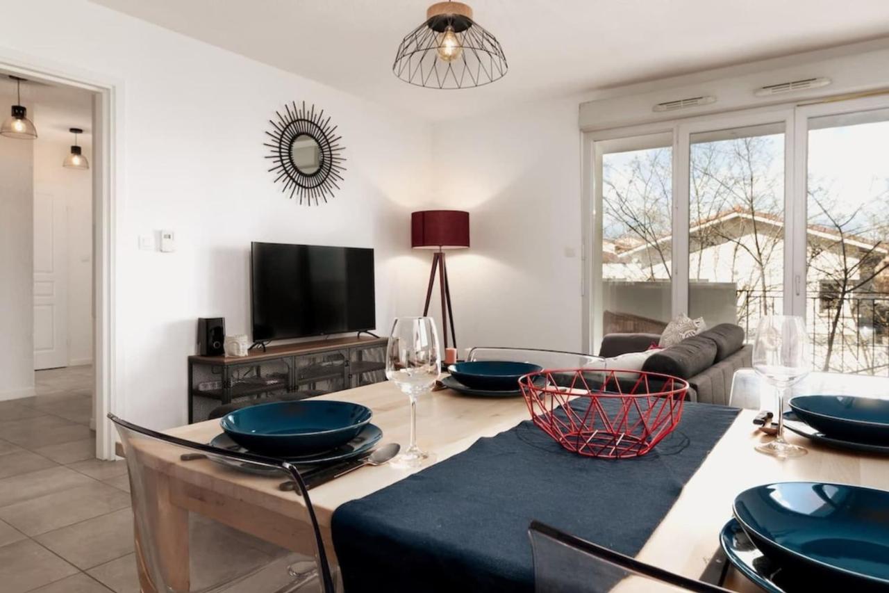 Daurade Balcon Parking free - Bus proche centre - B&B