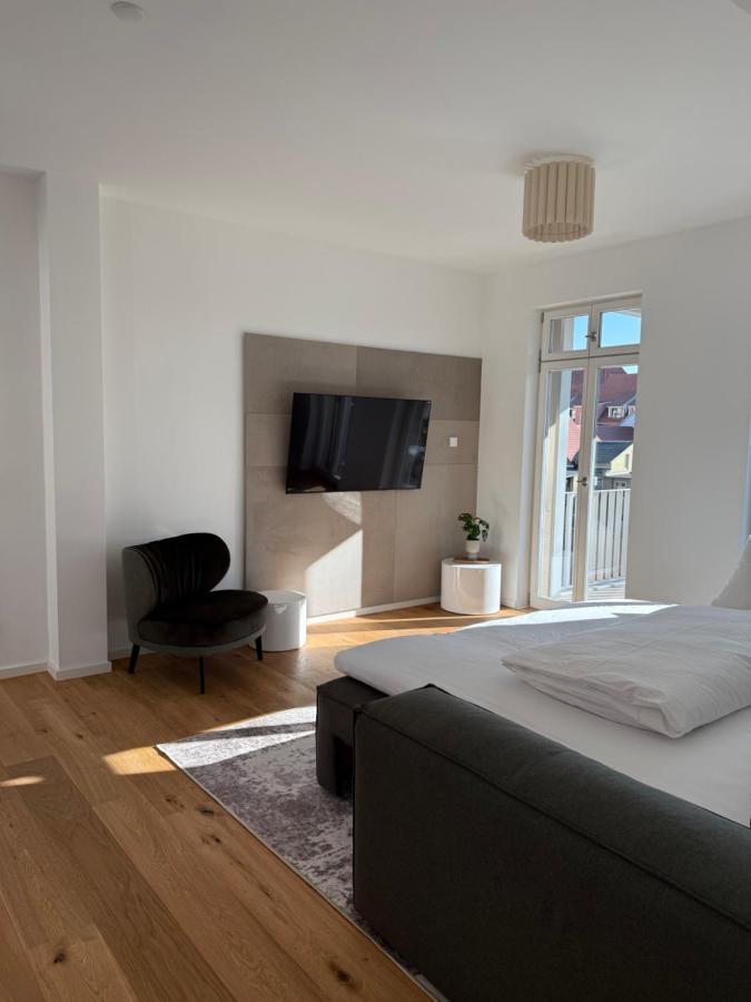 One-Bedroom Apartment with Balcony