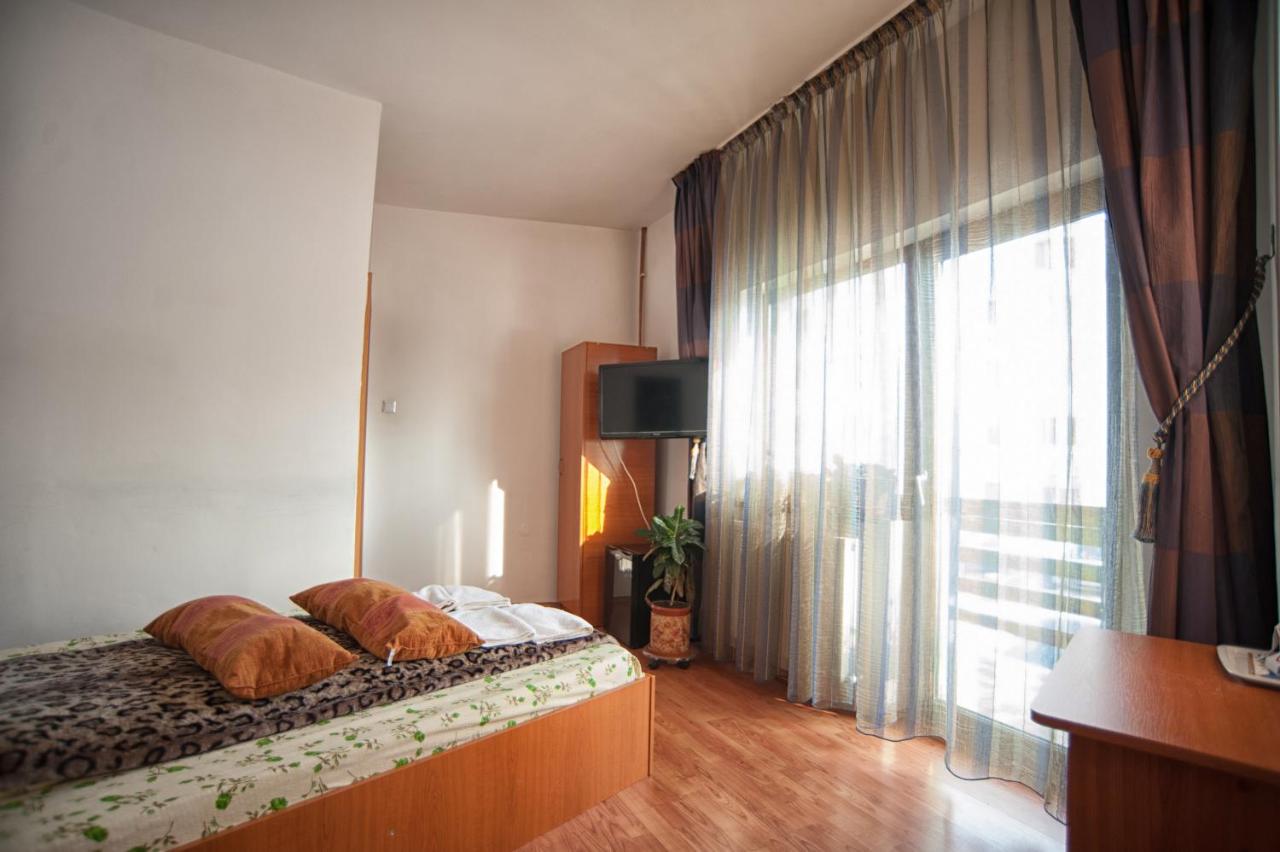 Queen Room with Balcony