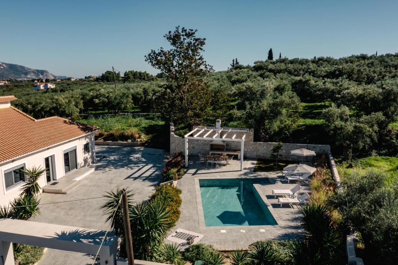 Villa Matti with Private Pool - B&B Ρομίρι