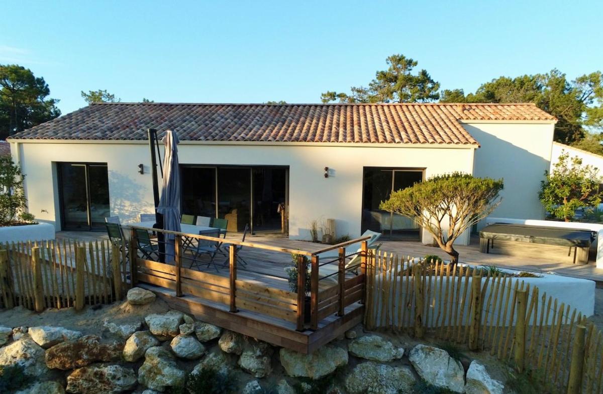 Villa avec Spa niché dans la forêt à deux pas des plages - B&B Saint-Jean-de-Monts