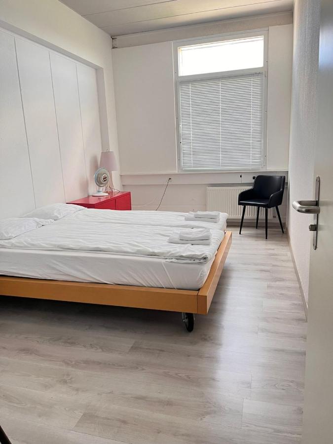 Bright, comfy, industrial looking - B&B Fällanden