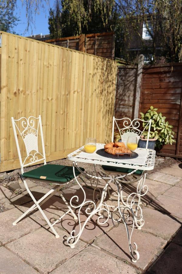 Hope Cottage In Slough With Parking - Ferienwohnung