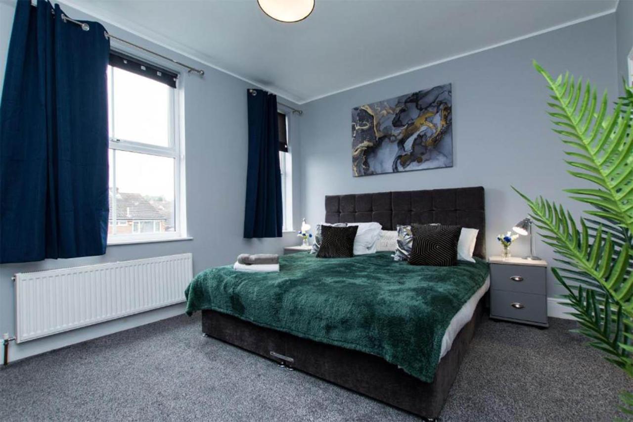 Central 5 Bedroom House with Parking in Nottingham - B&B Nottingham