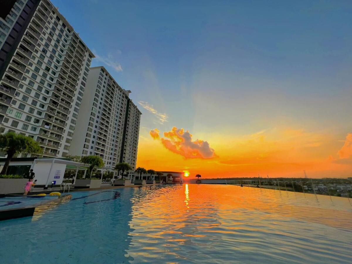 BIG Two Bedrooms 1-6 Pax Luxury Condo at D Secret Garden - Johor Bahru-Setia Tropika-UTM-Mid Valley-Paradigm Mall - B&B