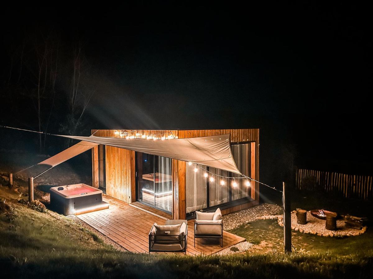 Chalet insolite - SPA - Vue Pyrénées - Brasero - B&B Lasseube