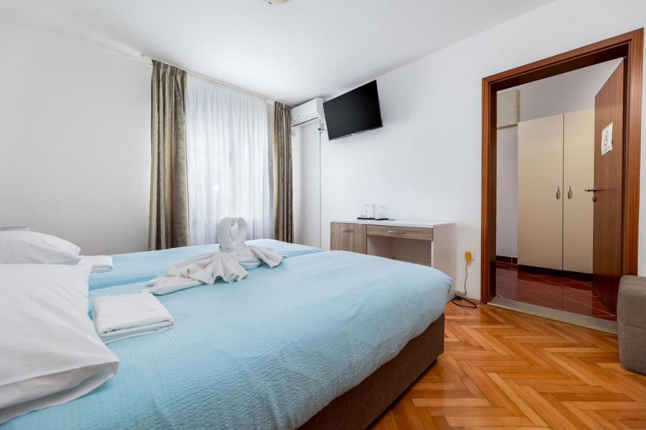 Deluxe Double Room with Balcony and Sea View