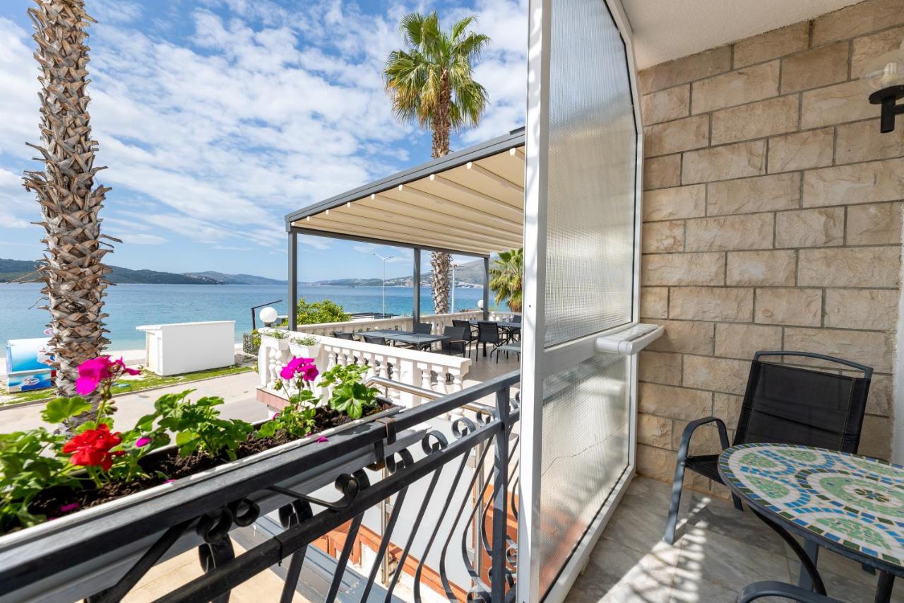 Doppelzimmer mit Balkon und Meerblick