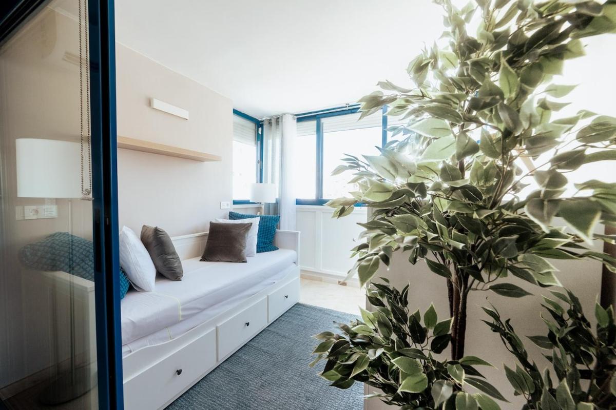 Moonkey - Kennedy III - B&B Benidorm