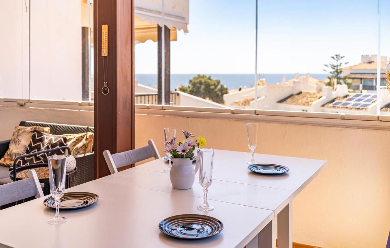 Gorgeous Apartment In Calahonda - B&B Sitio de Calahonda