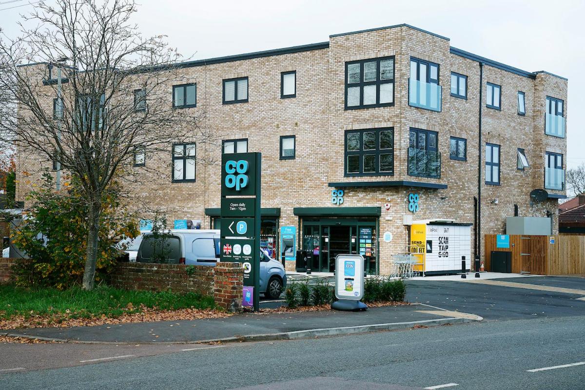 Luxury Flats Near Manchester Airport - B&B Handforth
