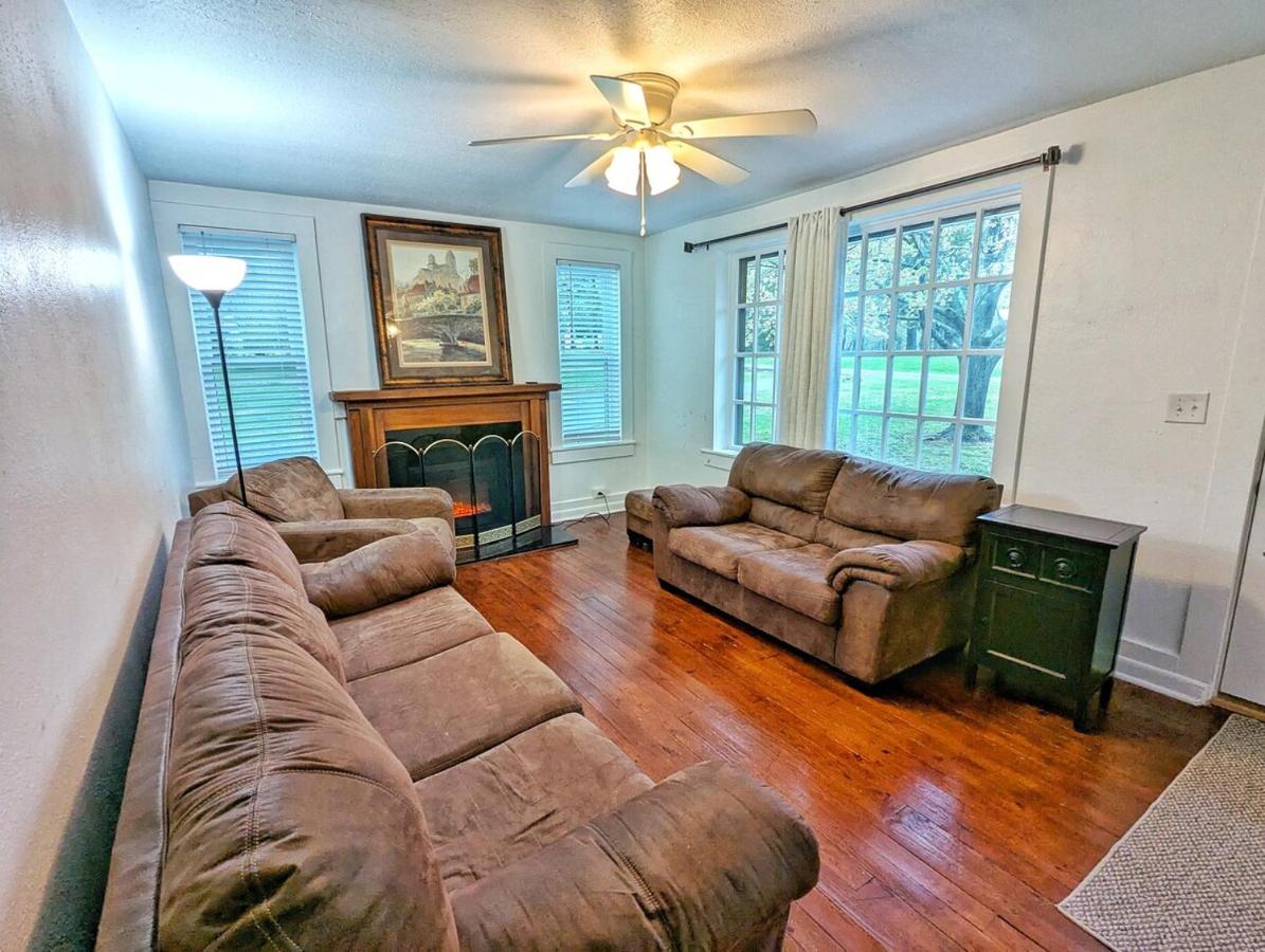 Cozy, Edge-of-Town House, 2 rooms, Deck - B&B