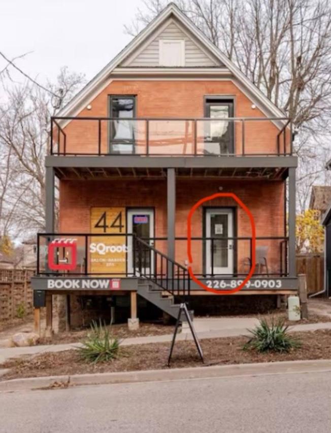 ENTIRE BACHELOR UNIT EN-SUITE ACROSS FROM GOOGLE - br2 - Bed and Breakfast Kitchener
