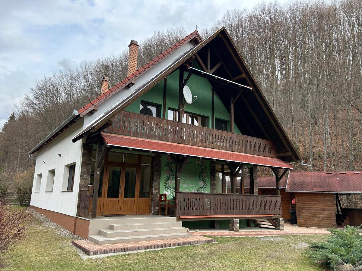 Erdőfarka Vendégház - Ferienwohnung Satu Mare