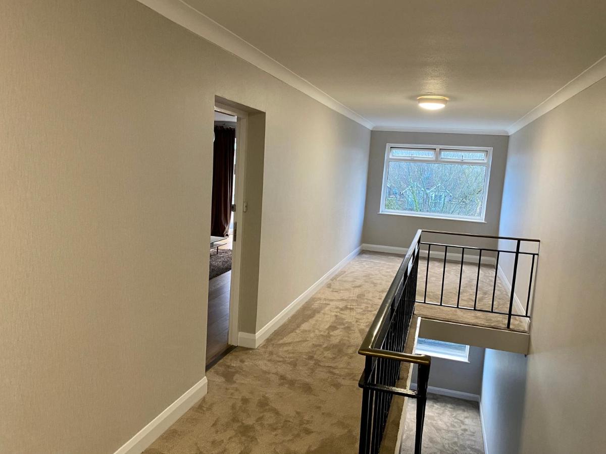 The Premier Living Experience Entire 2-Bedroom Modern Apartment - B&B Bromley