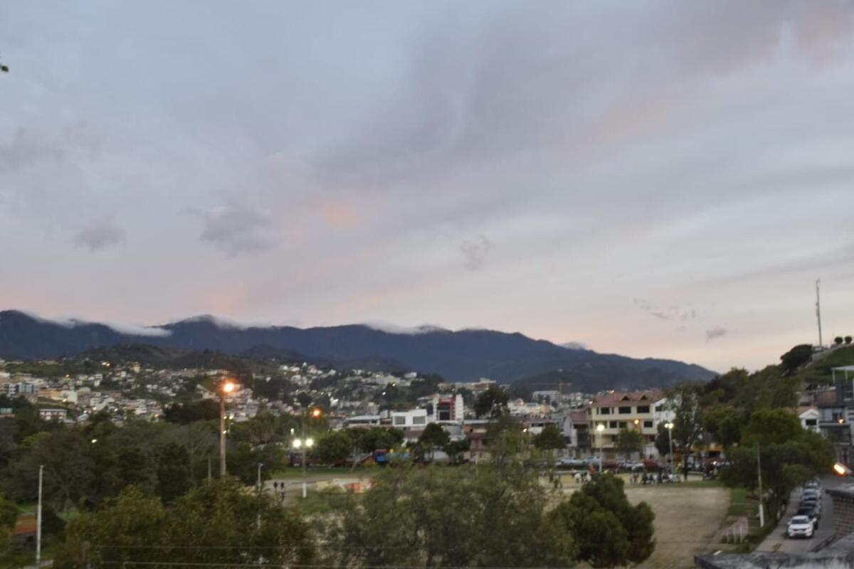 Apto Terminal Loja, equipado completamente, WiFi y otros - Ferienwohnung Loja