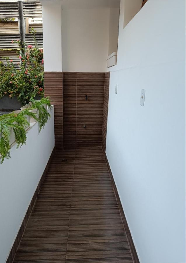 Barra - Apt 2 quartos, frente Shopping Barra - B&B