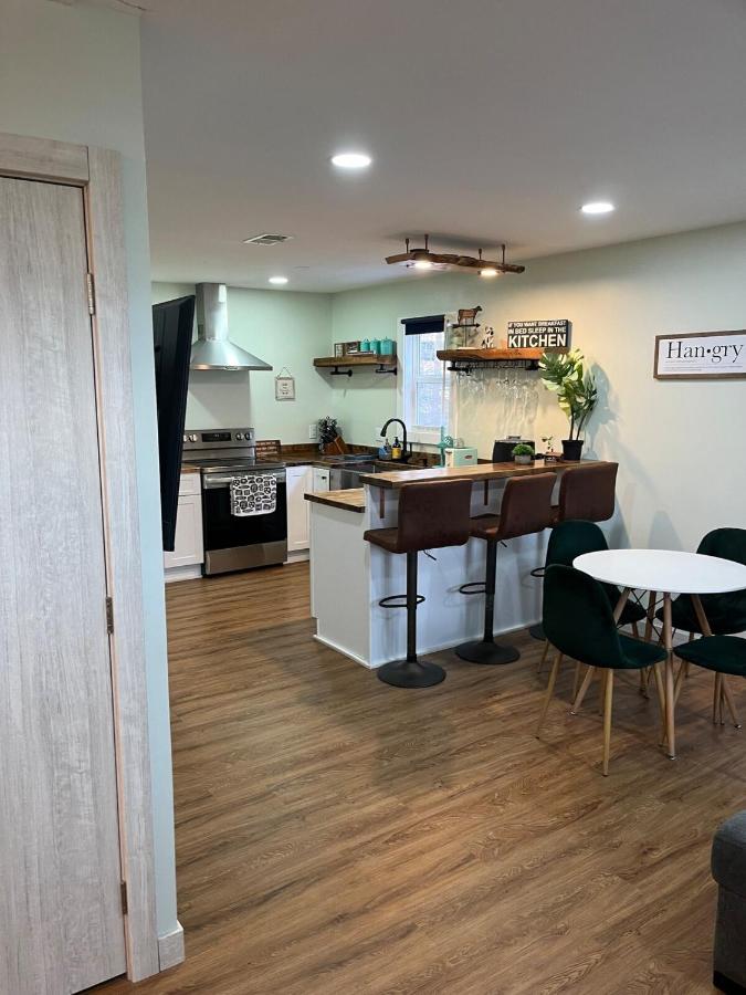 Cozy 2 Bedroom apartment in Tannersville, minutes from Camelback Mountain - B&B
