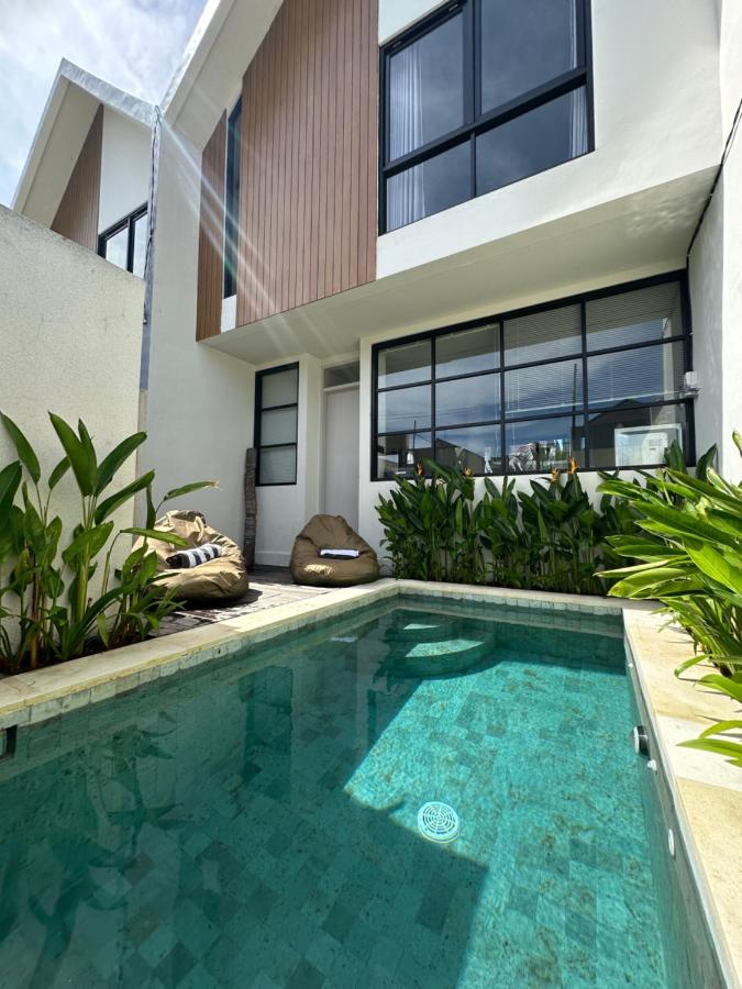 Villa Essenza - Luxury 2BR with Private Pool in Berawa Canggu - Bed and Breakfast Canggu