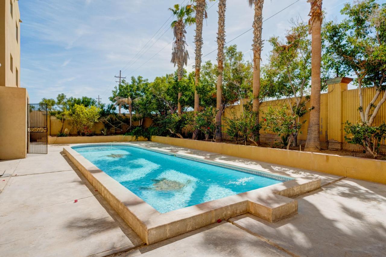 BEACH CONDO 3-Sleeps 8- Pool- WiFi- AC- Security - Ferienwohnung