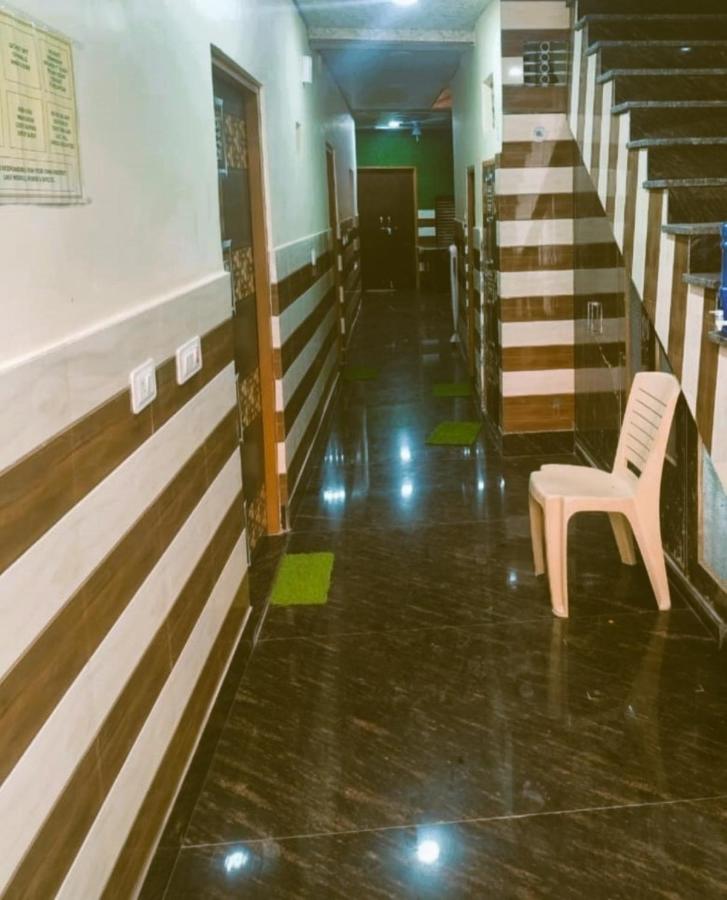Hotel Balaji Sadan Vrindavan - Ferienwohnung Chhatīkara