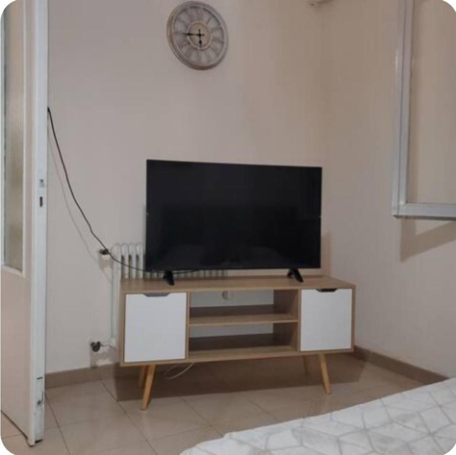 Home away from home - 3BR - 14' walk to port - B&B Piraeus