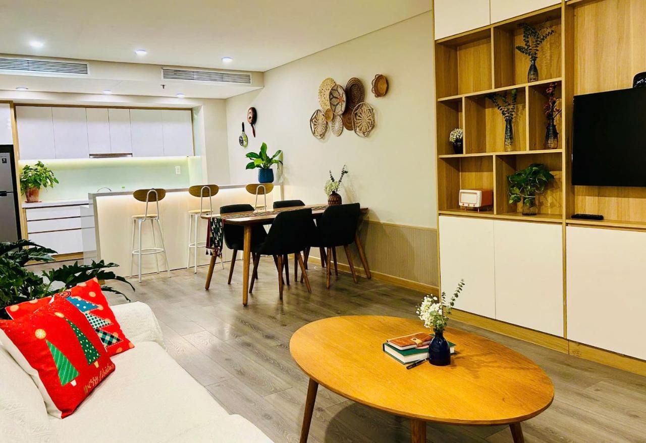 Three-Bedroom Apartment with Harbour View