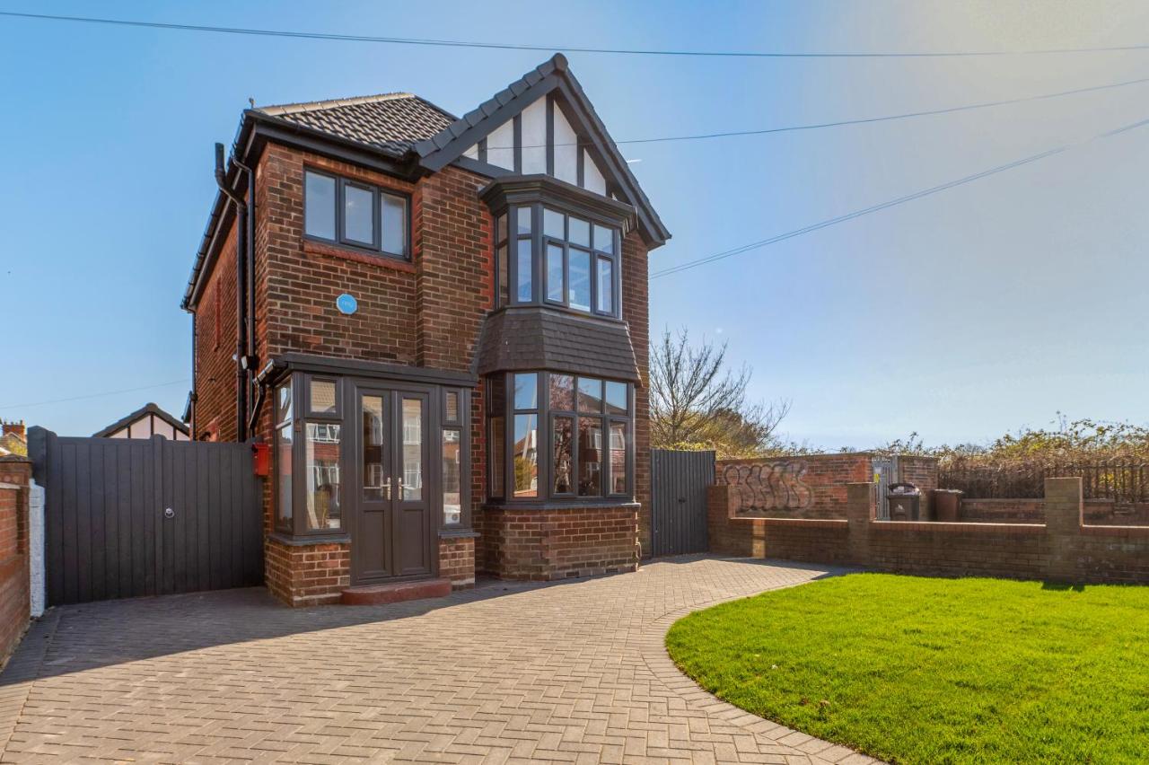 Recent Full Refurb 3 Bedroom Detached House in Cleethorpes - B&B