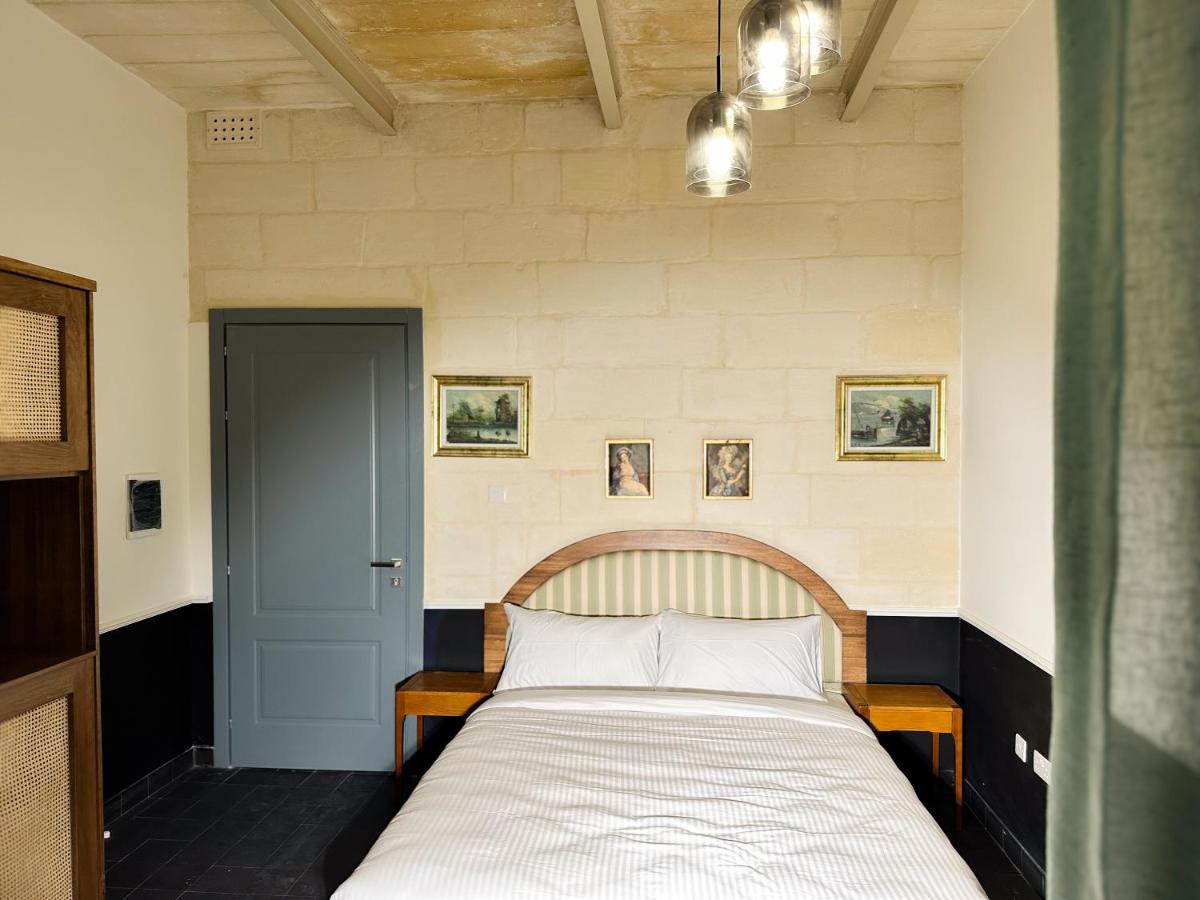 Queen Room with Balcony
