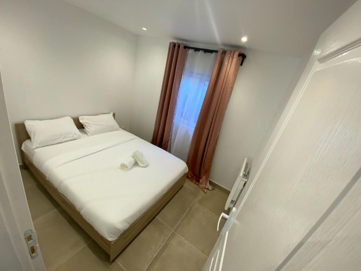 One-Bedroom Apartment with Terrace