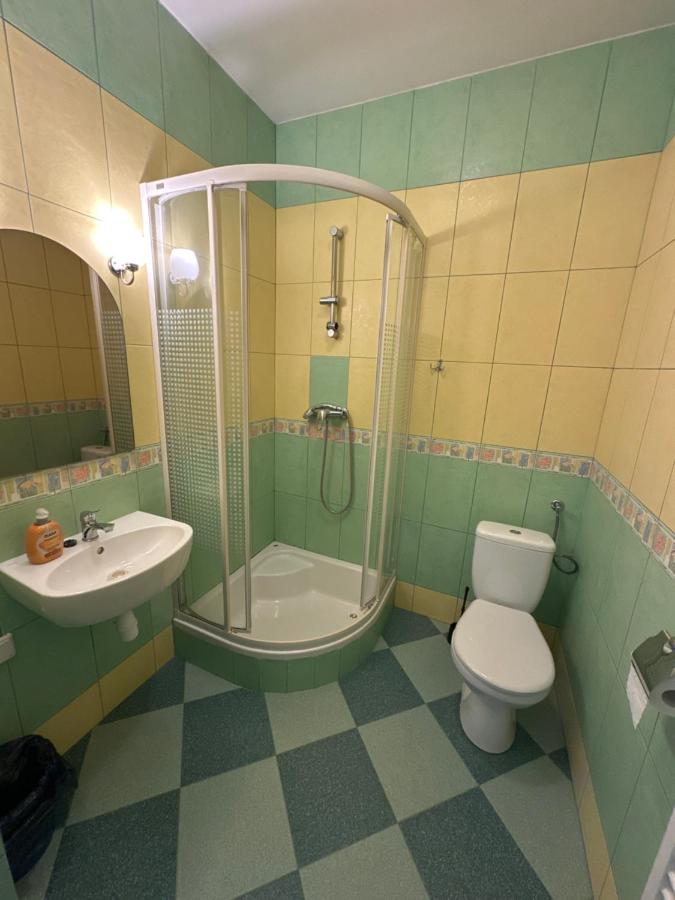 Chambre Lits Jumeaux avec Salle de Bains Privative