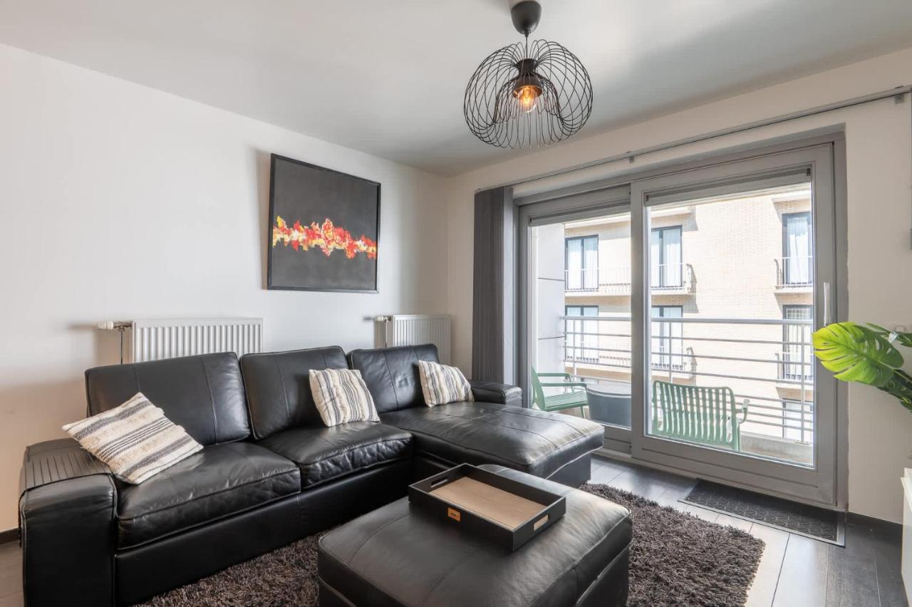 Perfectly situated 2BR apartment near the beach - B&B Ostend