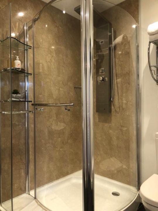 Habitación Doble con 1 cama con dosel