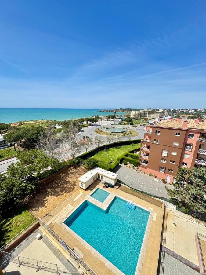 Tres Castelos Rocha Fantastic Beach Apartment - B&B