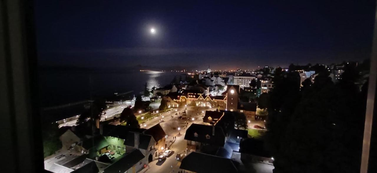 Centro cívico a 100 metros de distancia - Ferienwohnung Bariloche