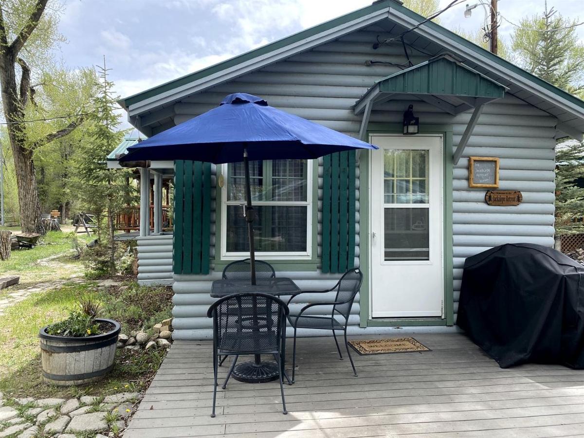 Tiny Cabin Perfect an Individual Escape with BBQ in Riverside, Wyoming - Chambres d'hôtes Encampment